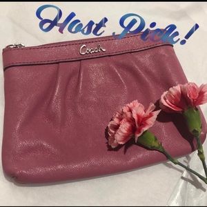 🌺 COACH Peony Colored Clutch